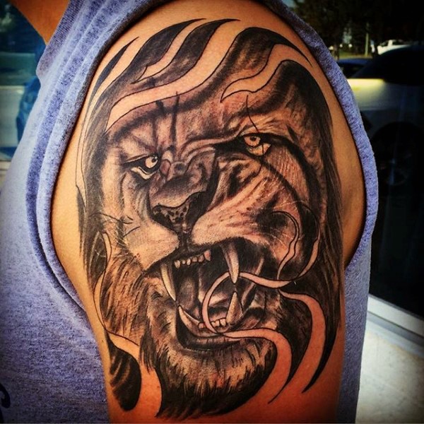 tattoo löwenfamilie
